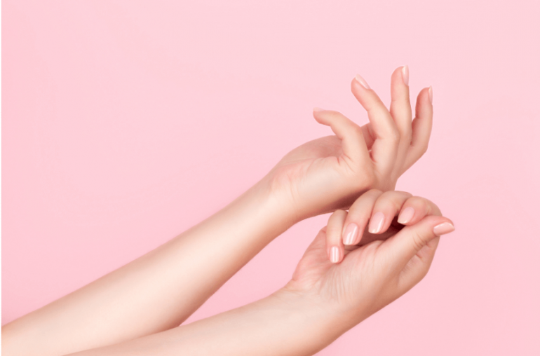 Hände Frau, rosa Hintergrund